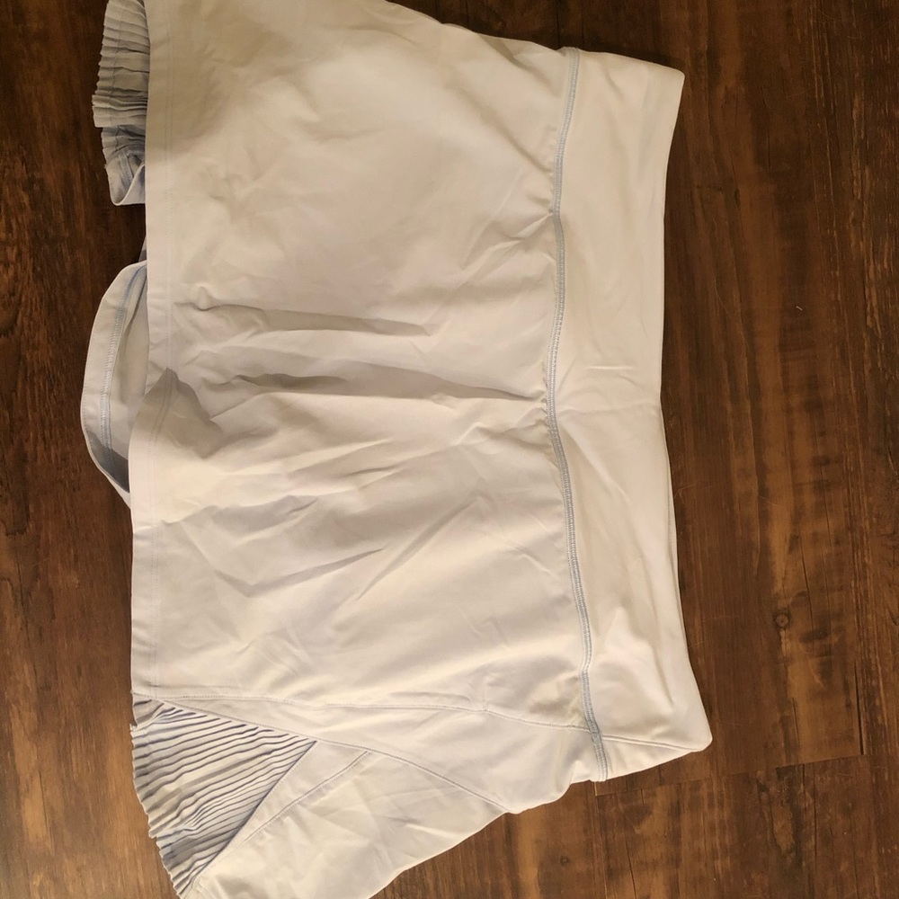 Lululemon size 10 play off the pleats